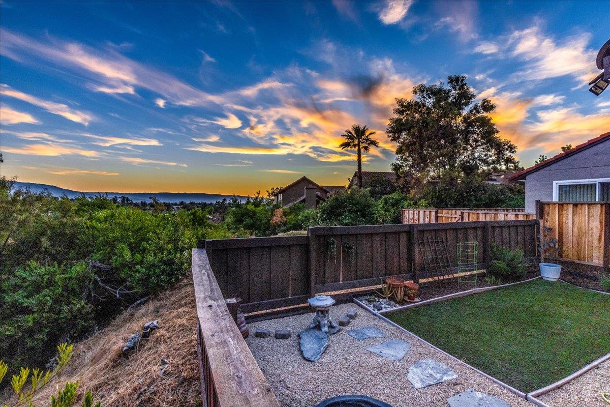 Detail Gallery Image 2 of 47 For 480 Verano Ct, San Jose,  CA 95111 - 3 Beds | 3 Baths