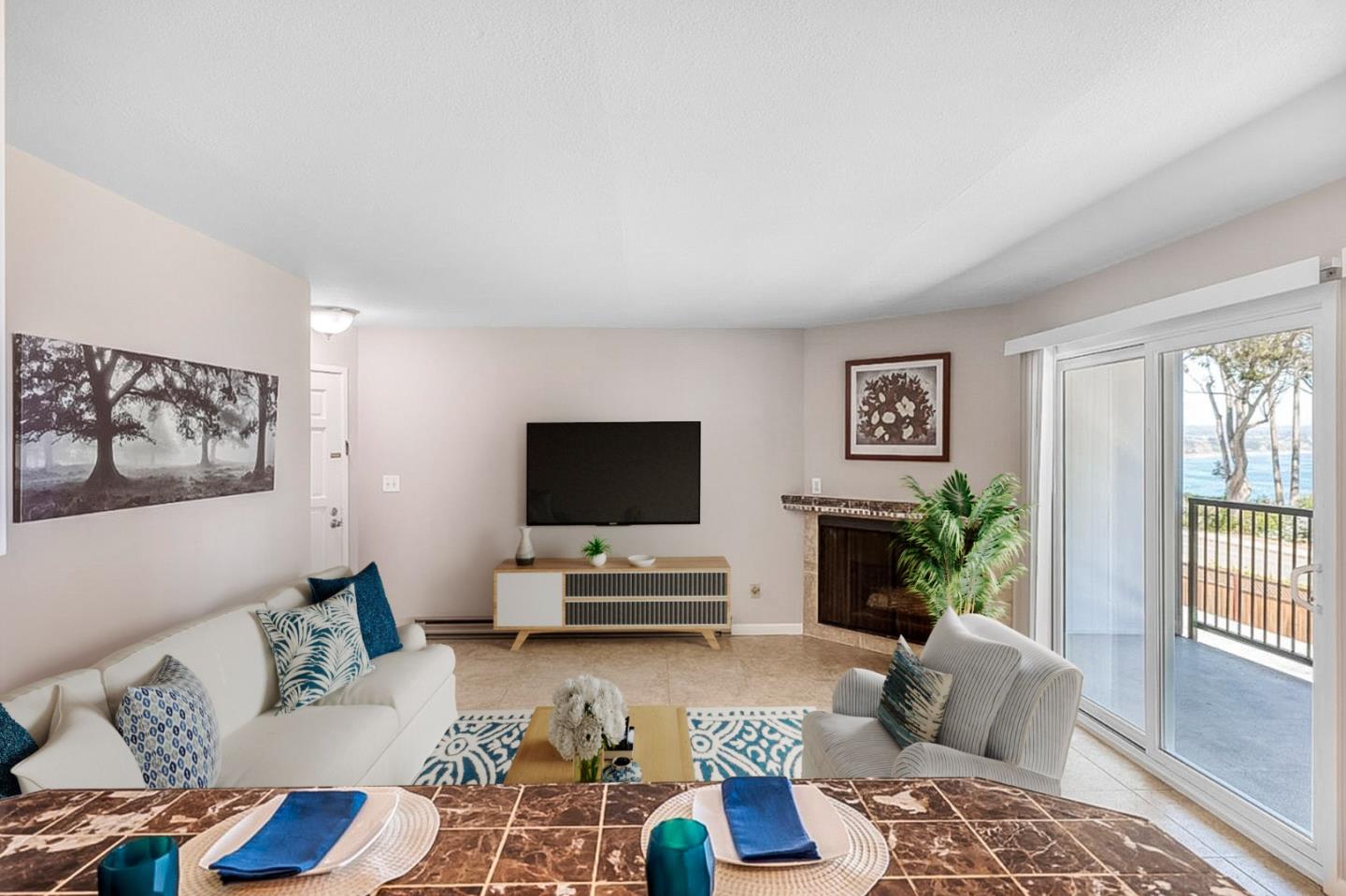 Detail Gallery Image 3 of 15 For 815 Balboa Ave #206,  Capitola,  CA 95010 - 2 Beds | 1/1 Baths