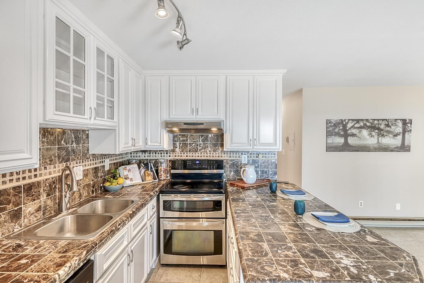 Detail Gallery Image 6 of 15 For 815 Balboa Ave #206,  Capitola,  CA 95010 - 2 Beds | 1/1 Baths
