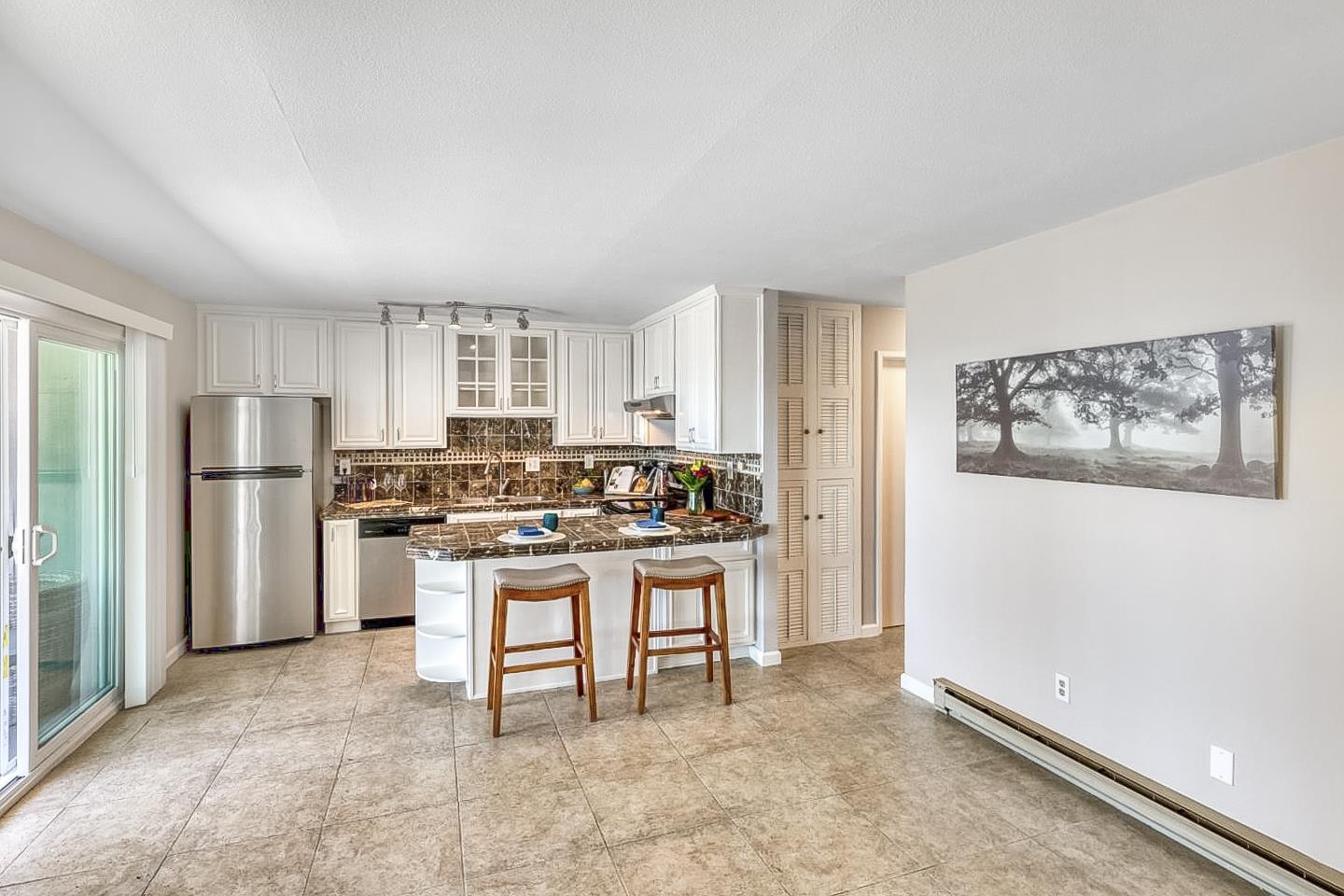Detail Gallery Image 7 of 15 For 815 Balboa Ave #206,  Capitola,  CA 95010 - 2 Beds | 1/1 Baths