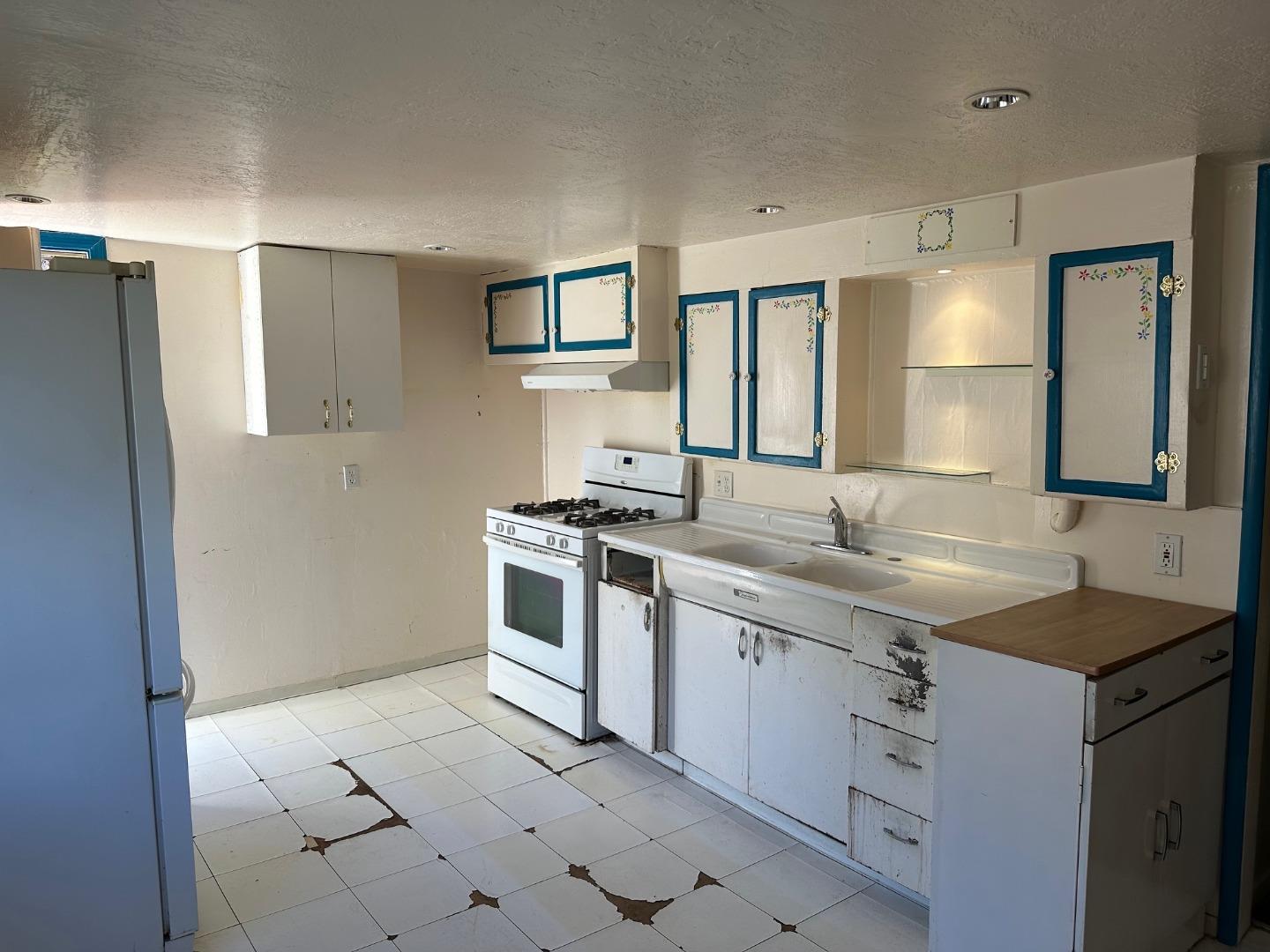 Detail Gallery Image 9 of 25 For 48 Ventura Ave, La Honda,  CA 94020 - 2 Beds | 1 Baths