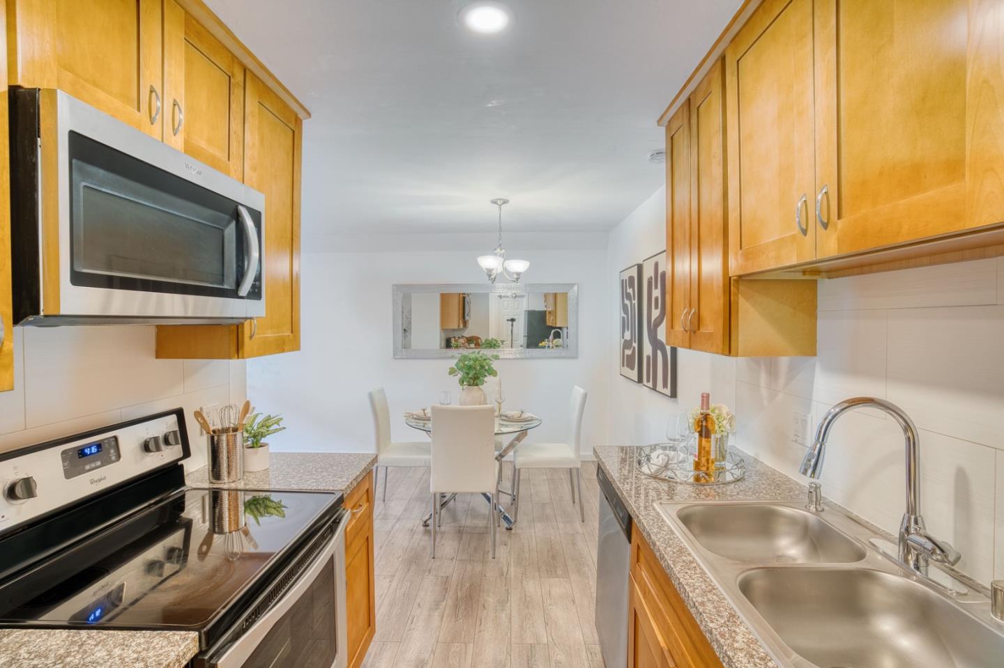 Detail Gallery Image 7 of 20 For 380 Auburn Way #10,  San Jose,  CA 95129 - 2 Beds | 1 Baths