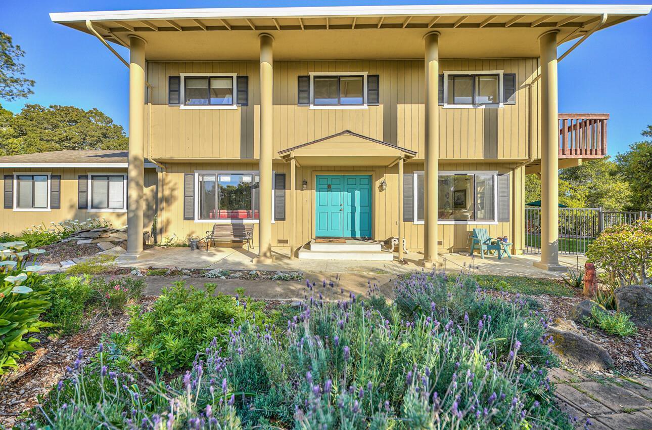 Detail Gallery Image 3 of 34 For 7571 via Guiseppe Ln, Salinas,  CA 93907 - 4 Beds | 2/1 Baths