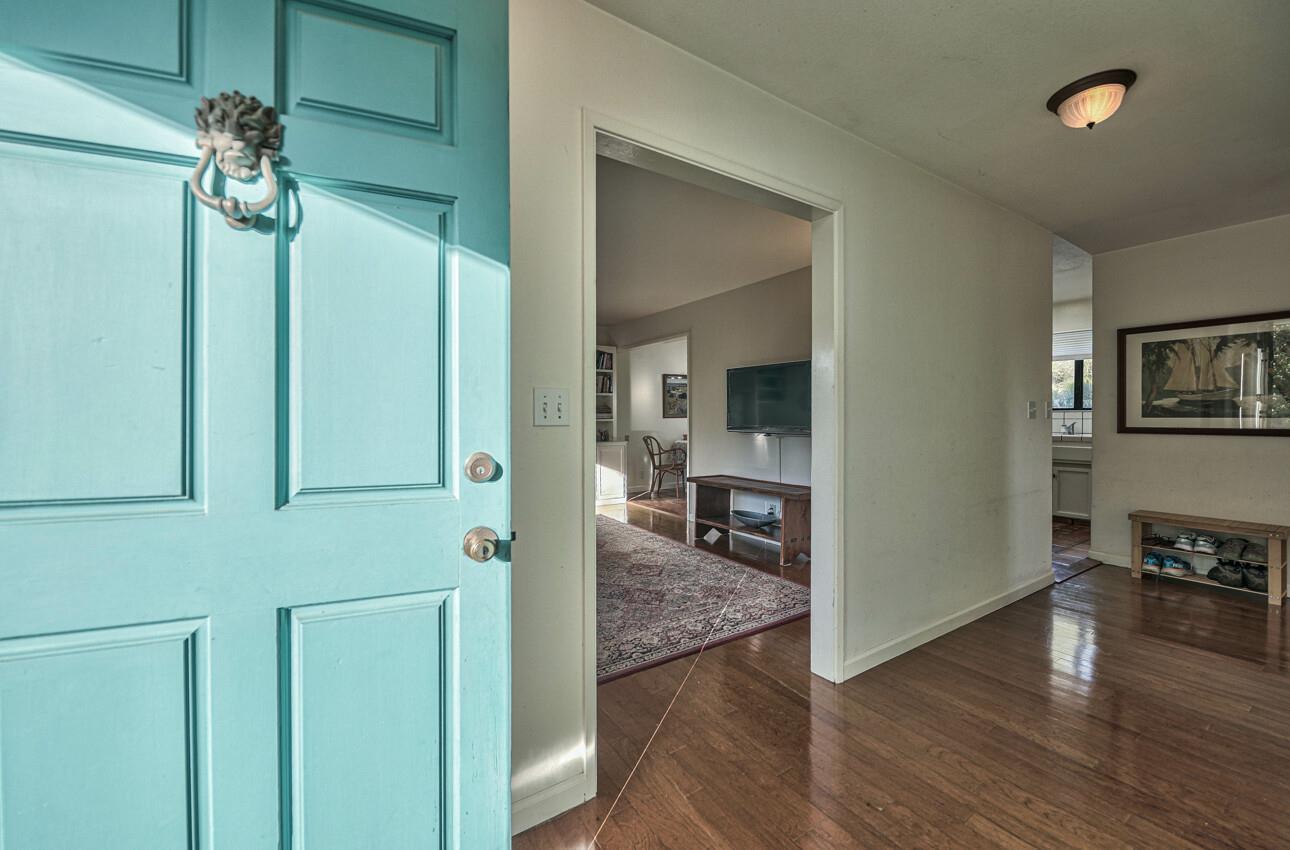 Detail Gallery Image 4 of 34 For 7571 via Guiseppe Ln, Salinas,  CA 93907 - 4 Beds | 2/1 Baths
