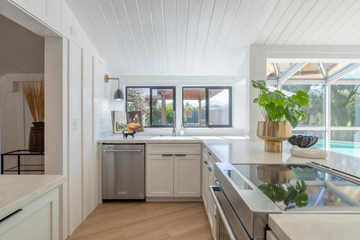 Detail Gallery Image 12 of 56 For 187 Ford Road, Carmel Valley,  CA 93924 - 4 Beds | 3 Baths