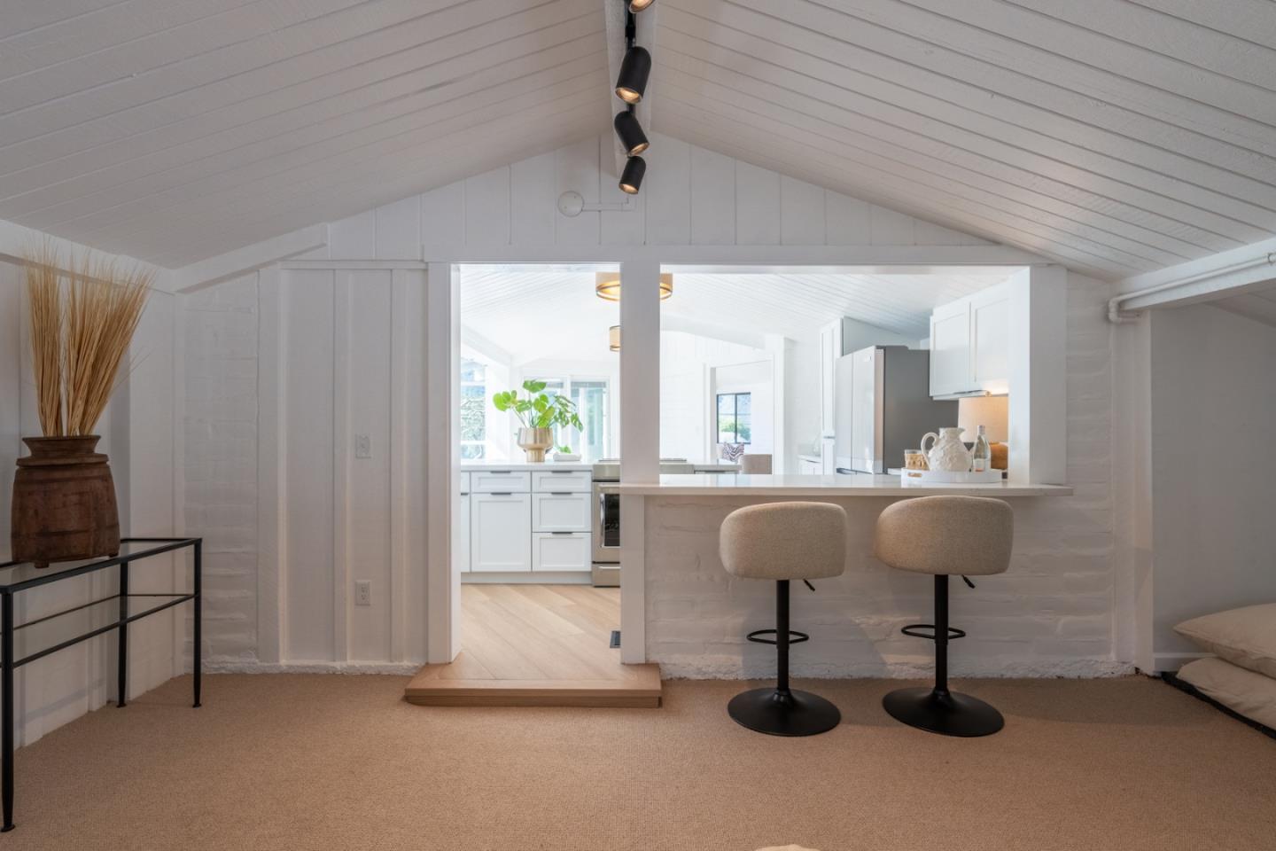 Detail Gallery Image 18 of 56 For 187 Ford Road, Carmel Valley,  CA 93924 - 4 Beds | 3 Baths