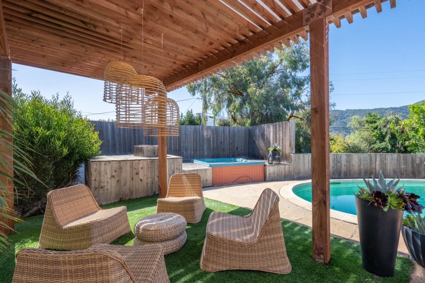 Detail Gallery Image 31 of 56 For 187 Ford Road, Carmel Valley,  CA 93924 - 4 Beds | 3 Baths