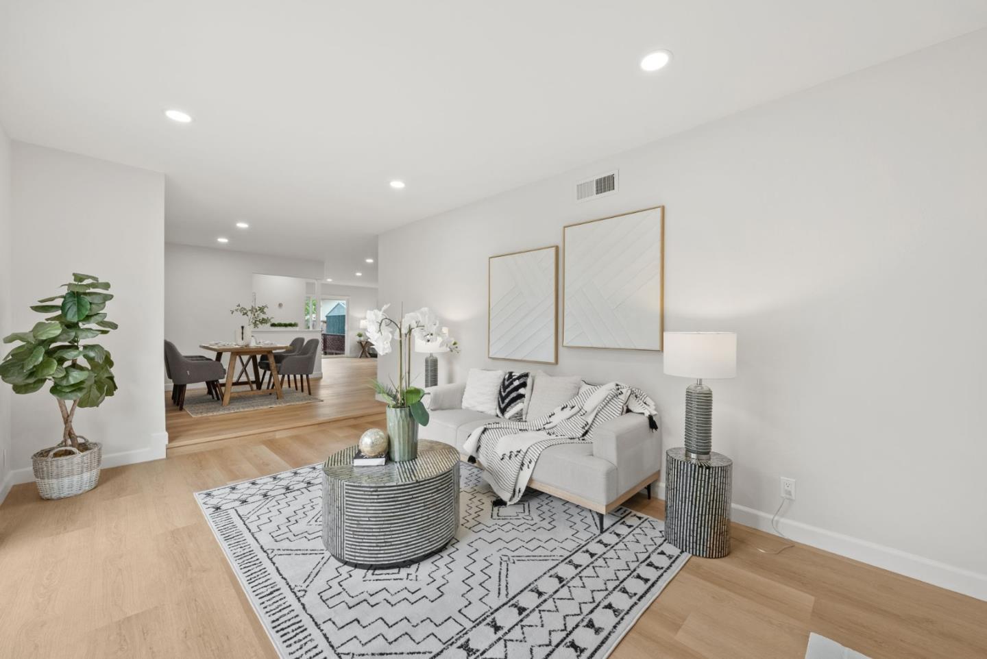 Detail Gallery Image 14 of 38 For 1493 Mallard Way, Sunnyvale,  CA 94087 - 4 Beds | 2 Baths