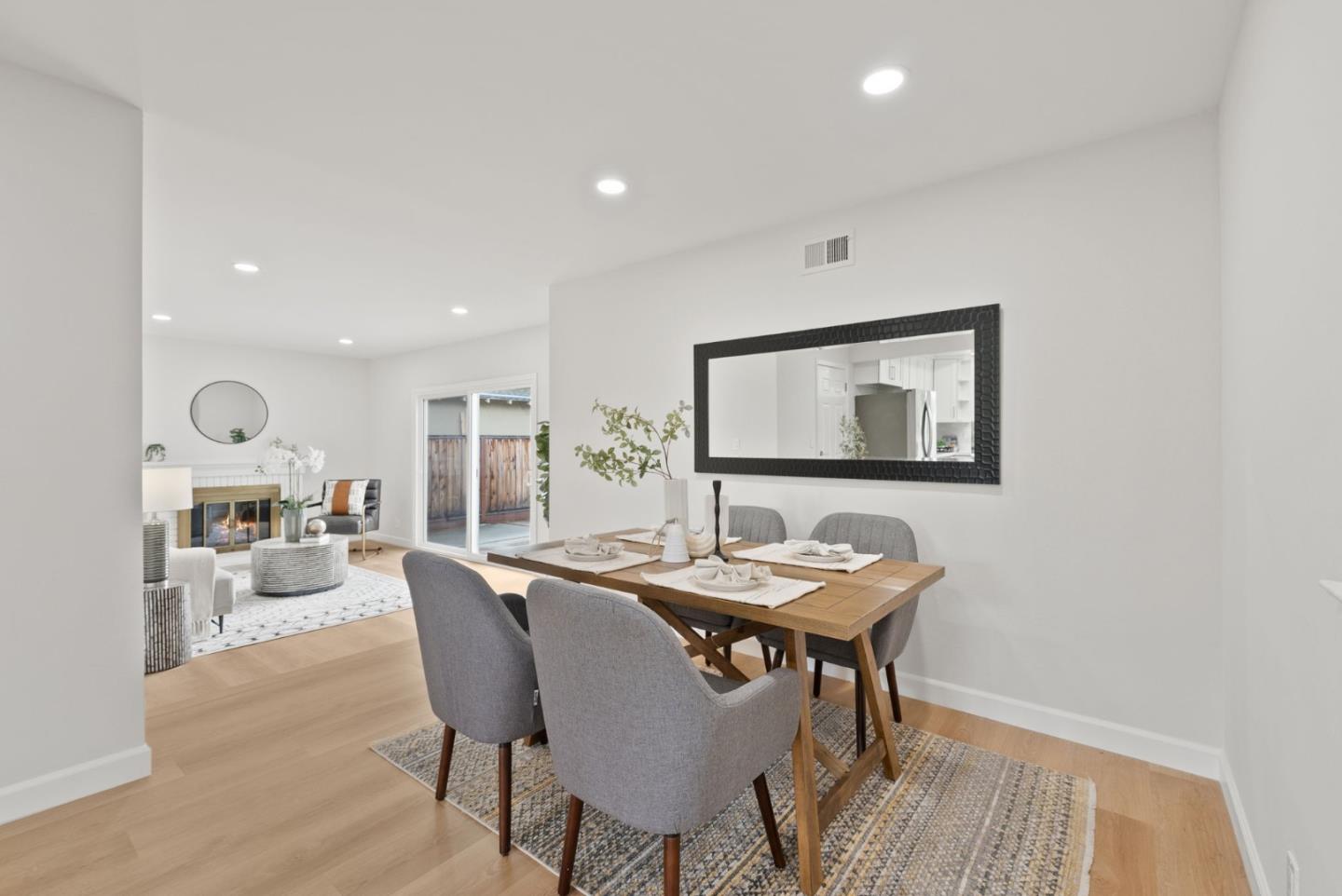 Detail Gallery Image 8 of 38 For 1493 Mallard Way, Sunnyvale,  CA 94087 - 4 Beds | 2 Baths