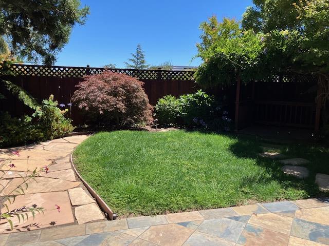Detail Gallery Image 10 of 21 For 5 Maple Way, San Carlos,  CA 94070 - 5 Beds | 4 Baths