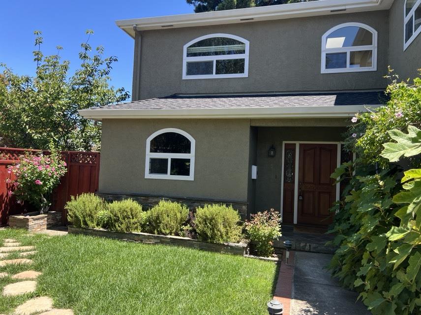 Detail Gallery Image 2 of 21 For 5 Maple Way, San Carlos,  CA 94070 - 5 Beds | 4 Baths
