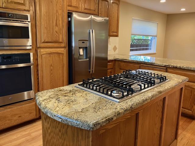 Detail Gallery Image 4 of 21 For 5 Maple Way, San Carlos,  CA 94070 - 5 Beds | 4 Baths