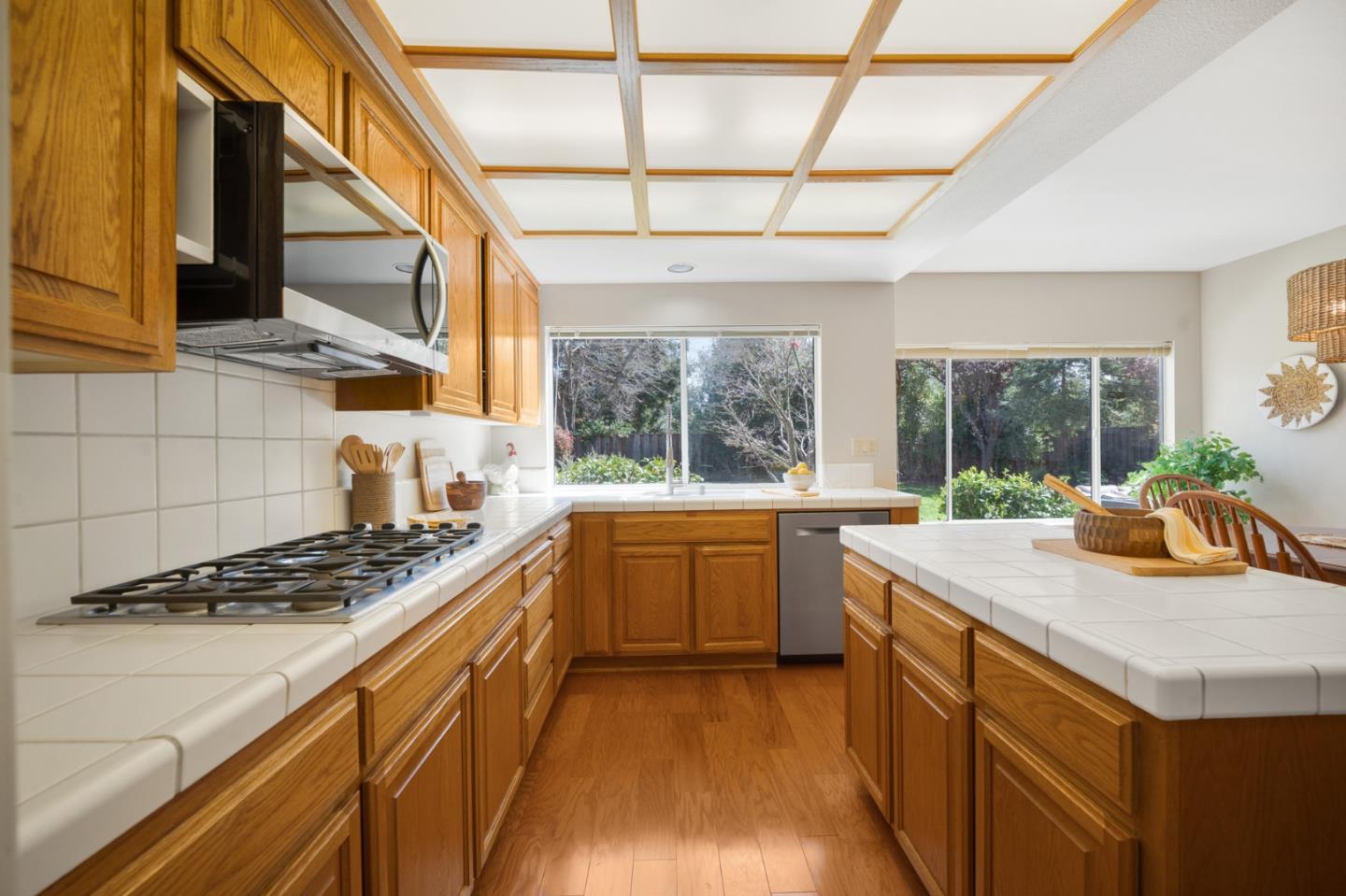 Detail Gallery Image 11 of 43 For 1780 Diana Ave, Morgan Hill,  CA 95037 - 5 Beds | 3 Baths