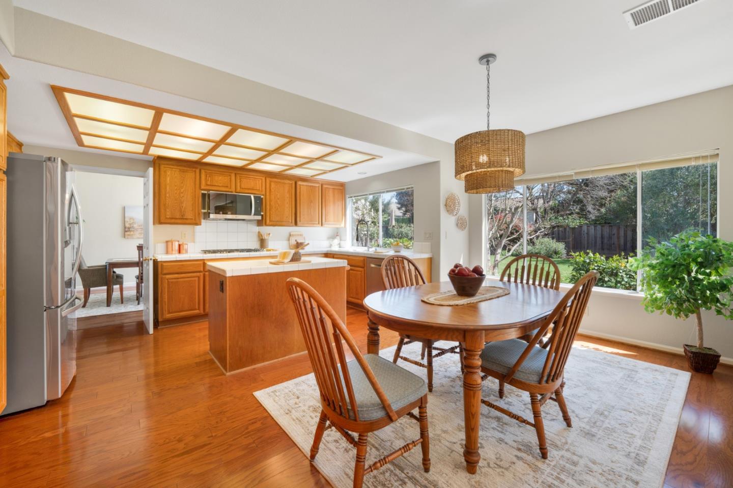 Detail Gallery Image 9 of 43 For 1780 Diana Ave, Morgan Hill,  CA 95037 - 5 Beds | 3 Baths