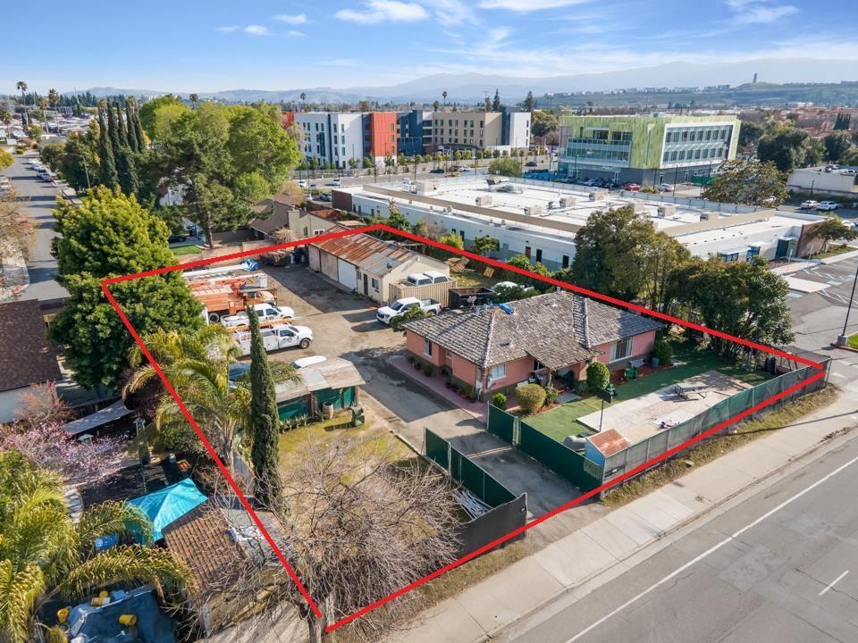 Detail Gallery Image 2 of 6 For 620 Tully Rd, San Jose,  CA 95111 - 3 Beds | 1 Baths