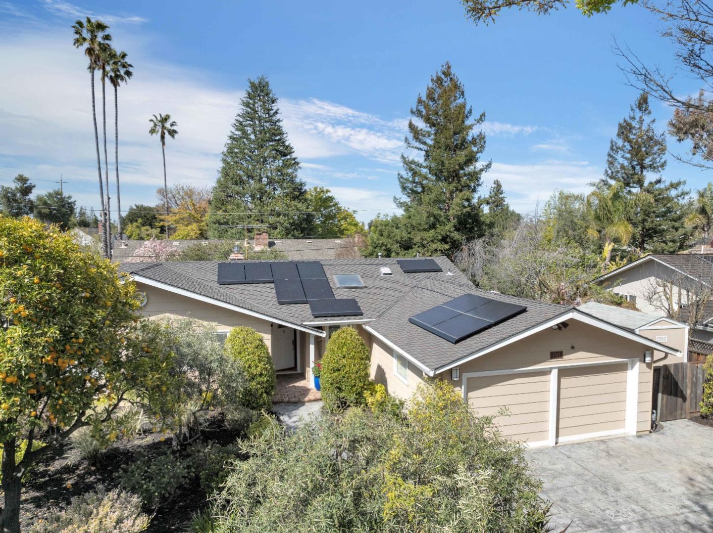 Detail Gallery Image 2 of 50 For 1317 Rossway Ct, Los Altos,  CA 94024 - 3 Beds | 2/1 Baths
