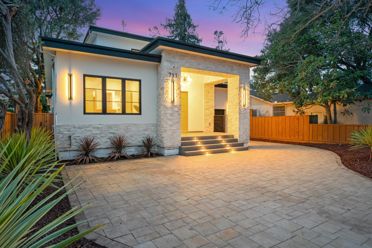 Detail Gallery Image 2 of 34 For 711 Central Ave, Menlo Park,  CA 94025 - 5 Beds | 5 Baths