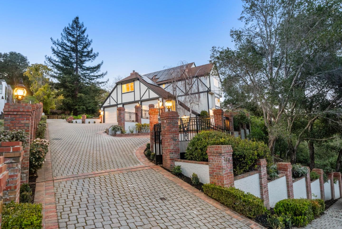 Detail Gallery Image 171 of 191 For 760 Chateau Dr, Hillsborough,  CA 94010 - 6 Beds | 8 Baths