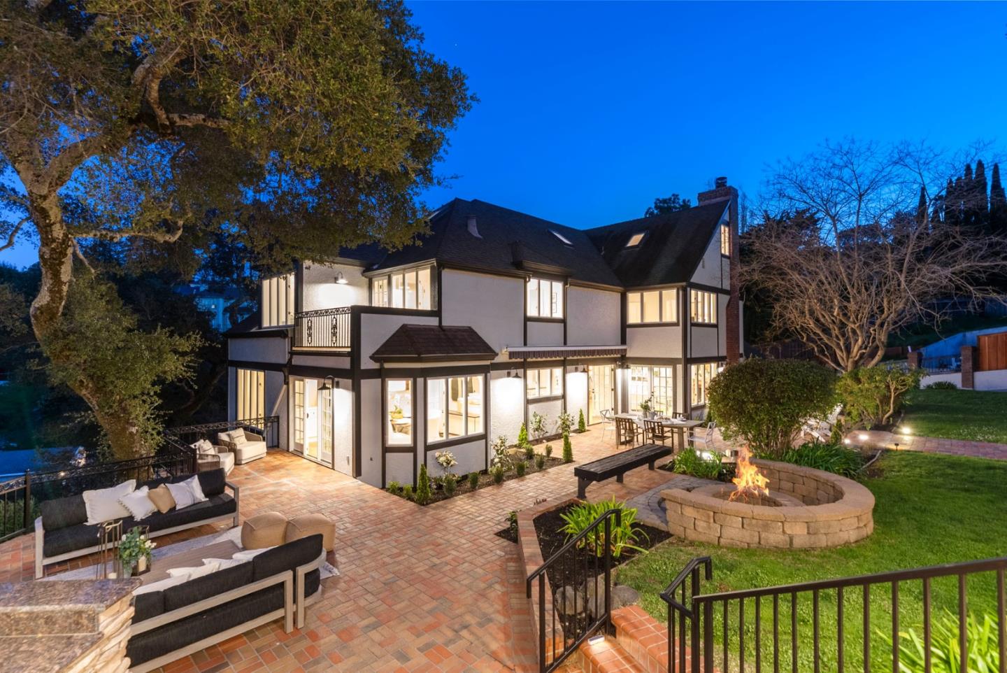 Detail Gallery Image 179 of 191 For 760 Chateau Dr, Hillsborough,  CA 94010 - 6 Beds | 8 Baths