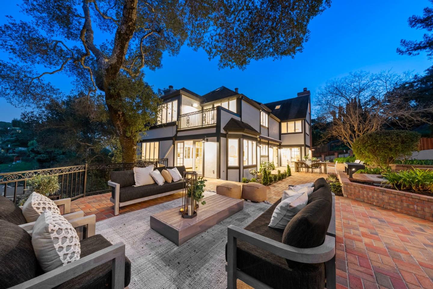 Detail Gallery Image 180 of 191 For 760 Chateau Dr, Hillsborough,  CA 94010 - 6 Beds | 8 Baths