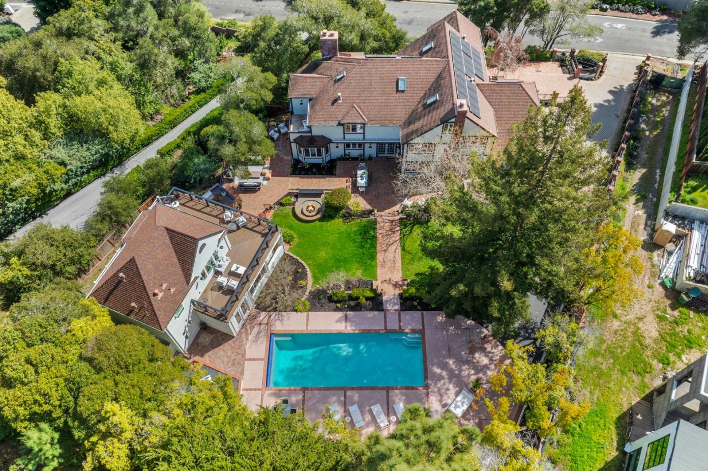 Detail Gallery Image 187 of 191 For 760 Chateau Dr, Hillsborough,  CA 94010 - 6 Beds | 8 Baths
