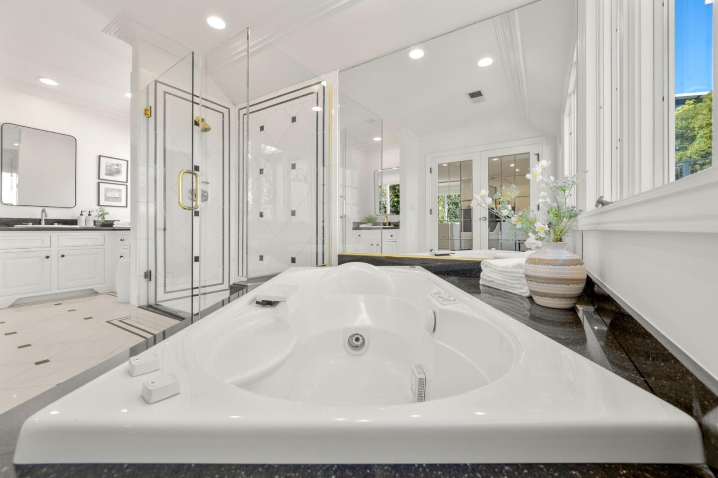 Detail Gallery Image 63 of 191 For 760 Chateau Dr, Hillsborough,  CA 94010 - 6 Beds | 8 Baths