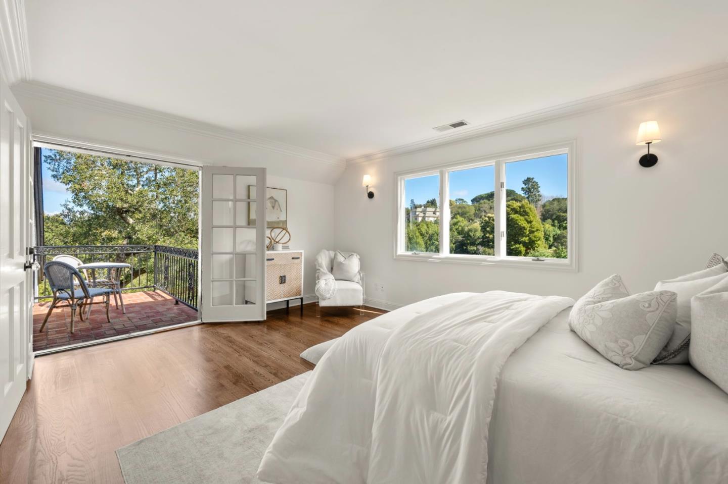 Detail Gallery Image 76 of 191 For 760 Chateau Dr, Hillsborough,  CA 94010 - 6 Beds | 8 Baths