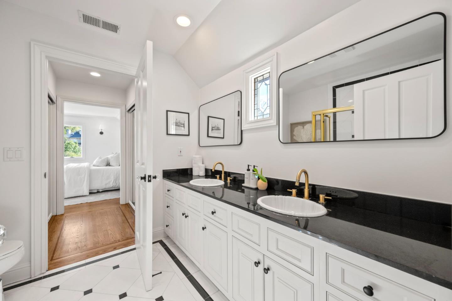 Detail Gallery Image 81 of 191 For 760 Chateau Dr, Hillsborough,  CA 94010 - 6 Beds | 8 Baths