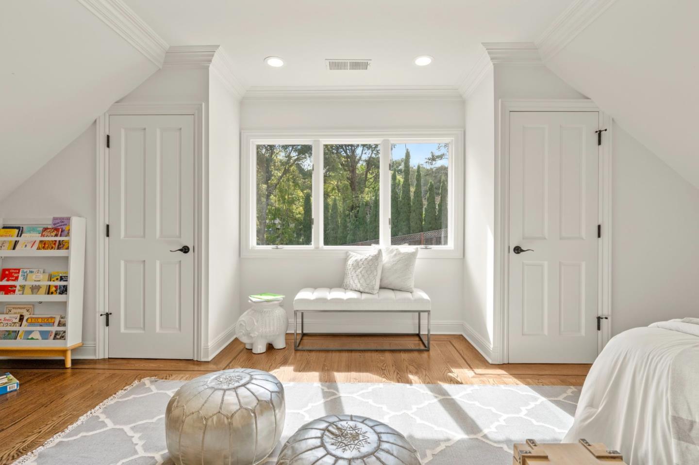 Detail Gallery Image 85 of 191 For 760 Chateau Dr, Hillsborough,  CA 94010 - 6 Beds | 8 Baths