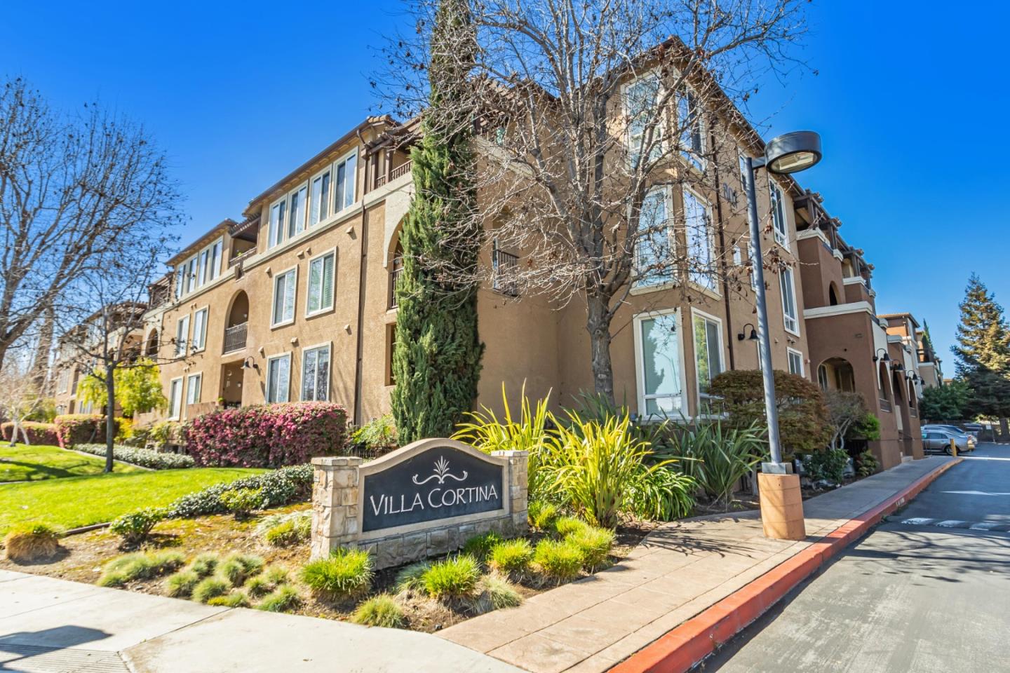 Detail Gallery Image 2 of 37 For 801 S Winchester Blvd #2103,  San Jose,  CA 95128 - 2 Beds | 2 Baths
