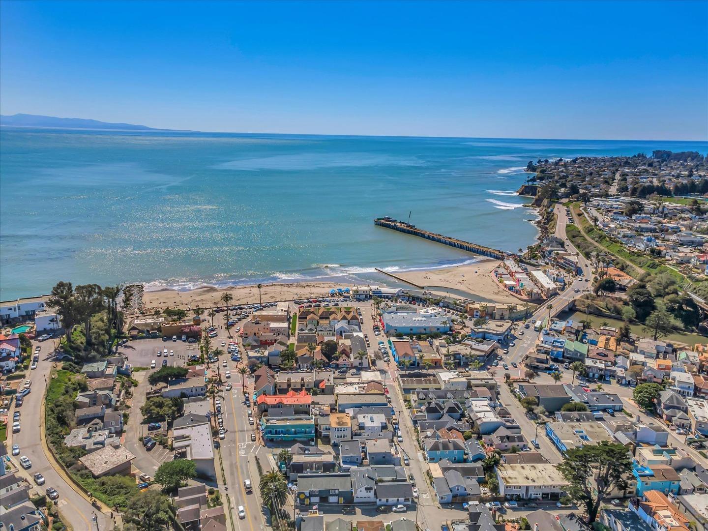 Detail Gallery Image 2 of 43 For 202, 204 Terrace Way, Capitola,  CA 95010 - 3 Beds | 2/1 Baths