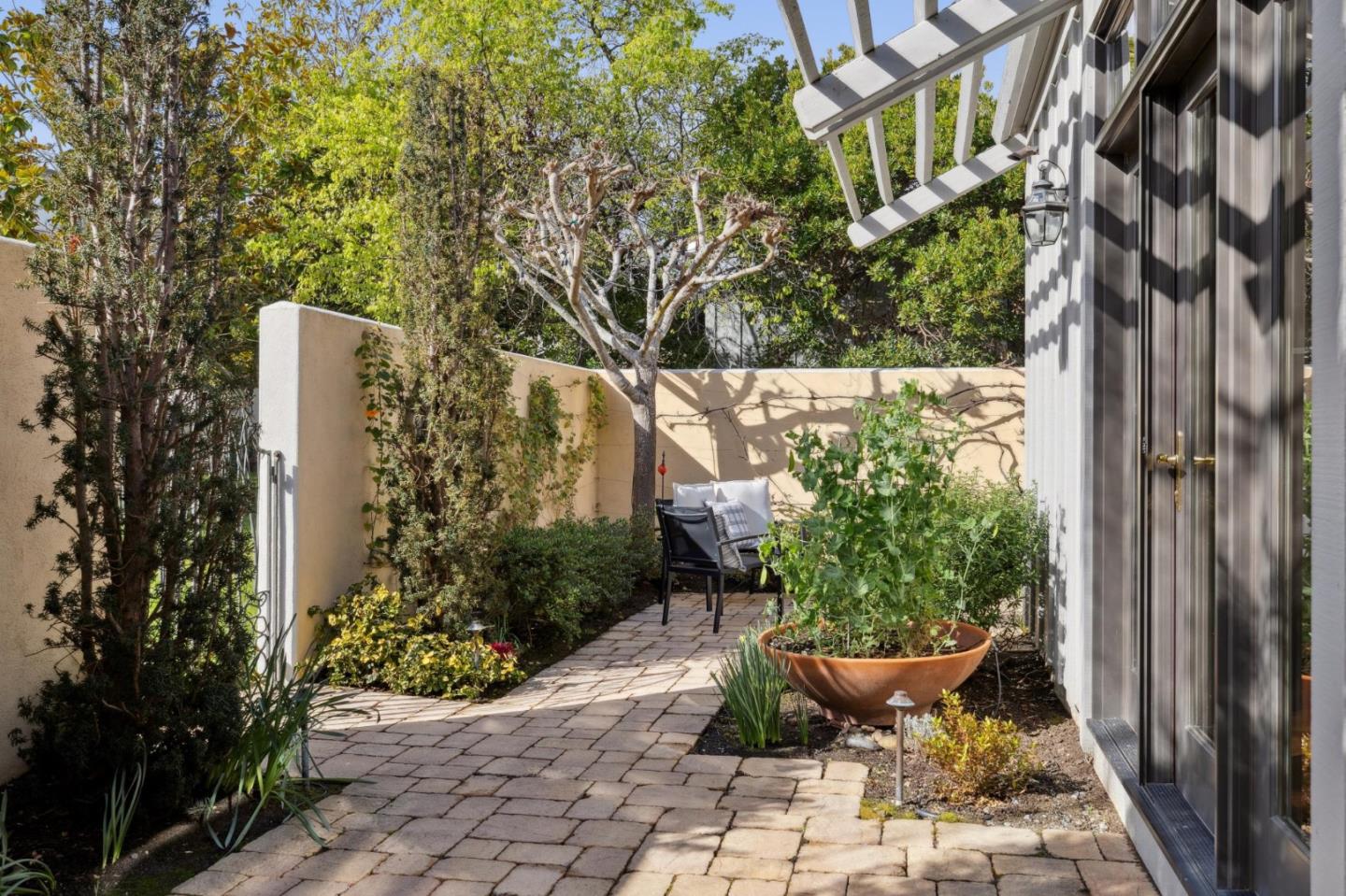 Detail Gallery Image 24 of 30 For 28064 Heron Ct, Carmel,  CA 93923 - 3 Beds | 3 Baths