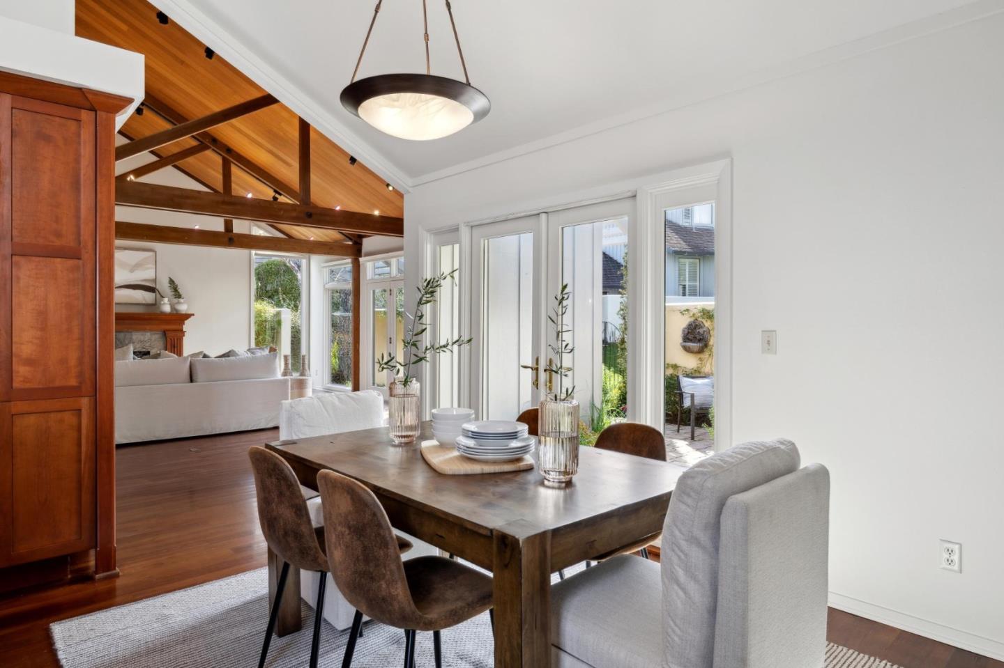 Detail Gallery Image 6 of 30 For 28064 Heron Ct, Carmel,  CA 93923 - 3 Beds | 3 Baths
