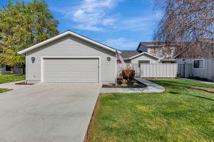 Detail Gallery Image 2 of 43 For 700 Duffin Dr, Hollister,  CA 95023 - 2 Beds | 2 Baths