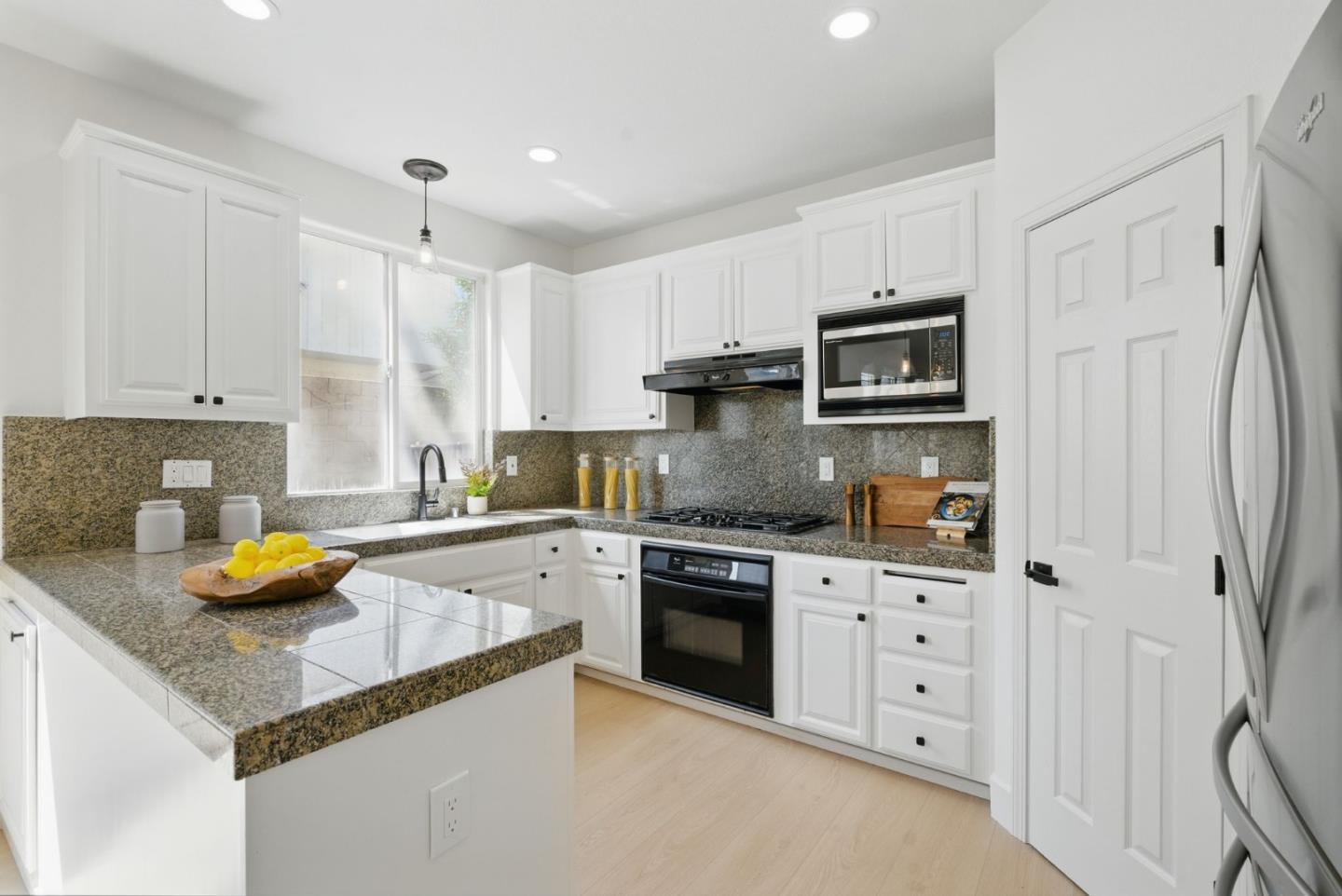Detail Gallery Image 10 of 55 For 1145 Arabelle Way, San Jose,  CA 95132 - 4 Beds | 2/1 Baths