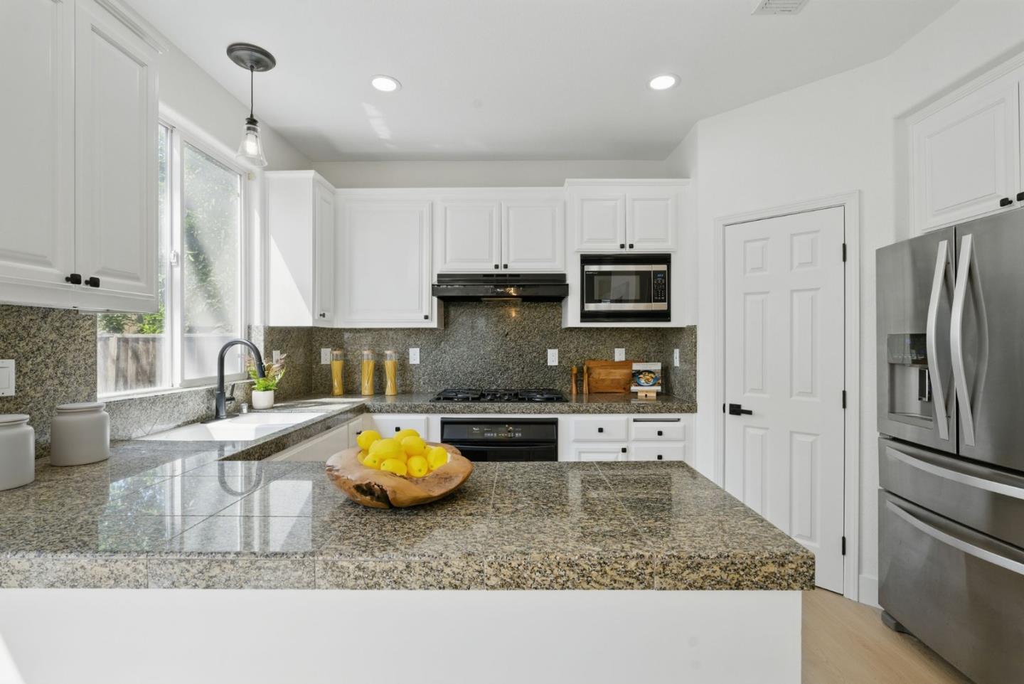 Detail Gallery Image 11 of 55 For 1145 Arabelle Way, San Jose,  CA 95132 - 4 Beds | 2/1 Baths