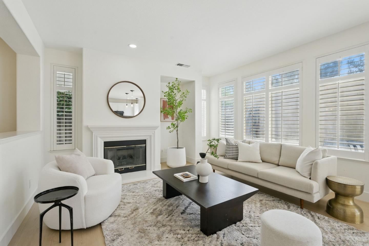 Detail Gallery Image 2 of 55 For 1145 Arabelle Way, San Jose,  CA 95132 - 4 Beds | 2/1 Baths