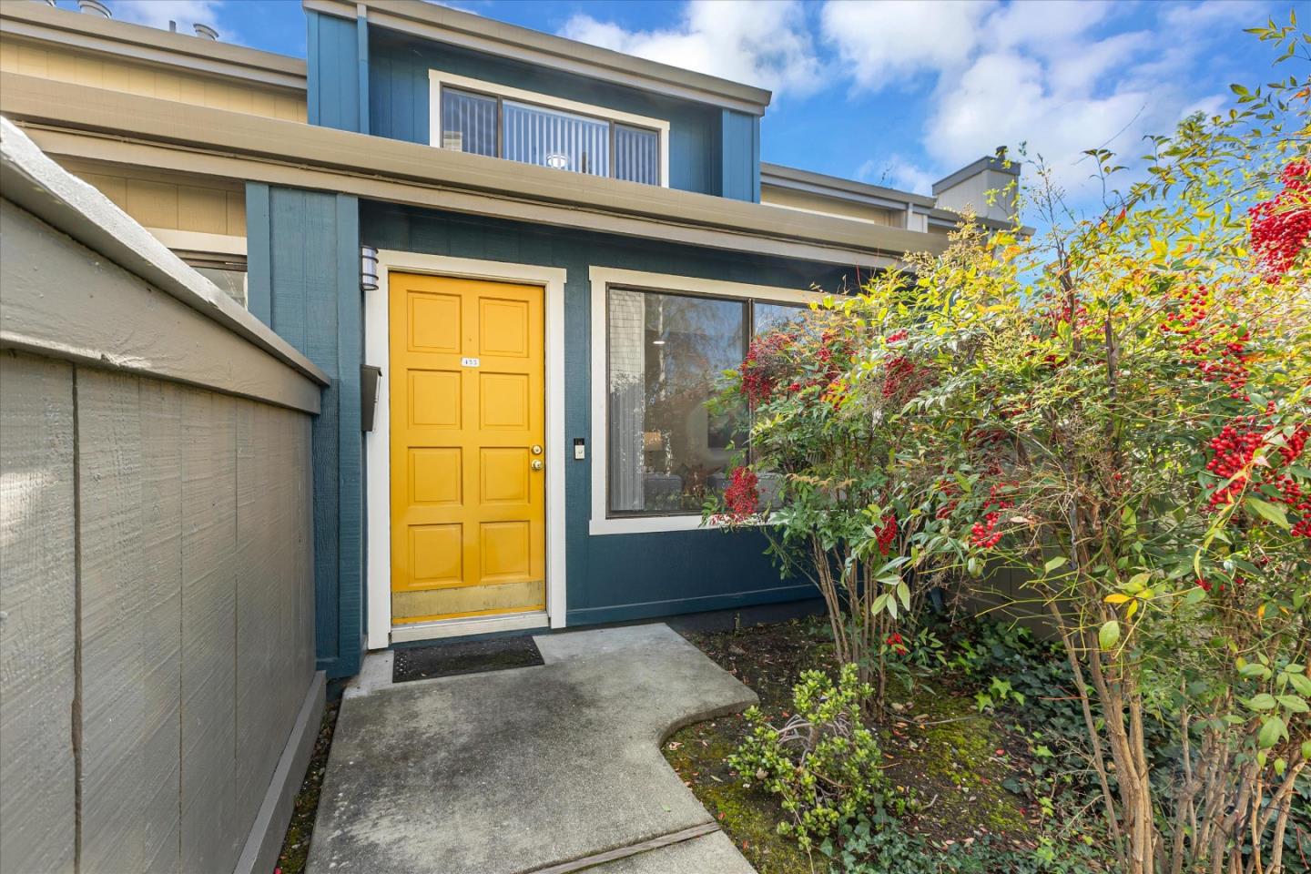 Detail Gallery Image 2 of 33 For 49 Showers Dr #B453,  Mountain View,  CA 94040 - 3 Beds | 2/1 Baths