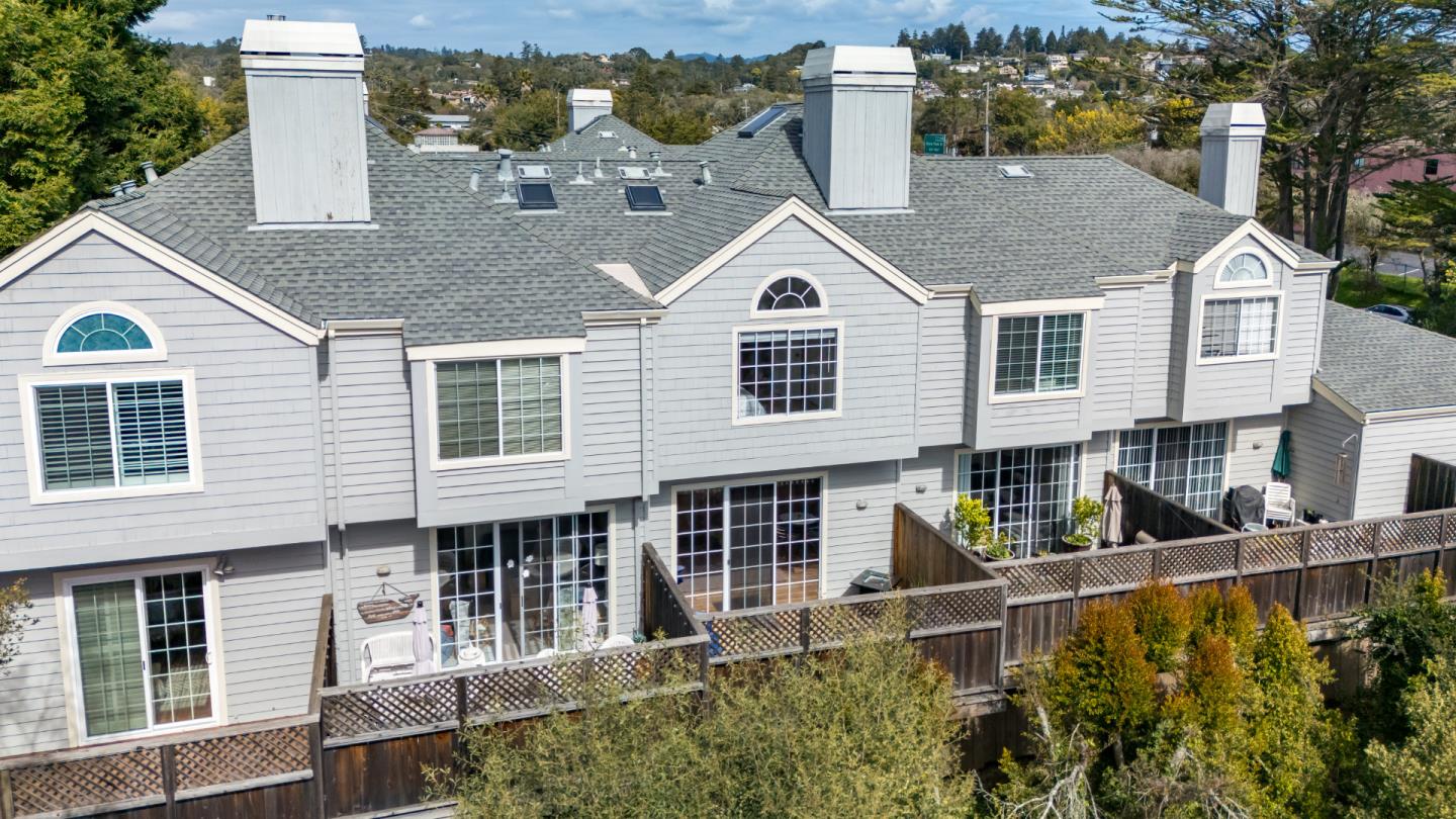 Detail Gallery Image 2 of 51 For 6812 Cypress Gardens, Aptos,  CA 95003 - 2 Beds | 2/1 Baths