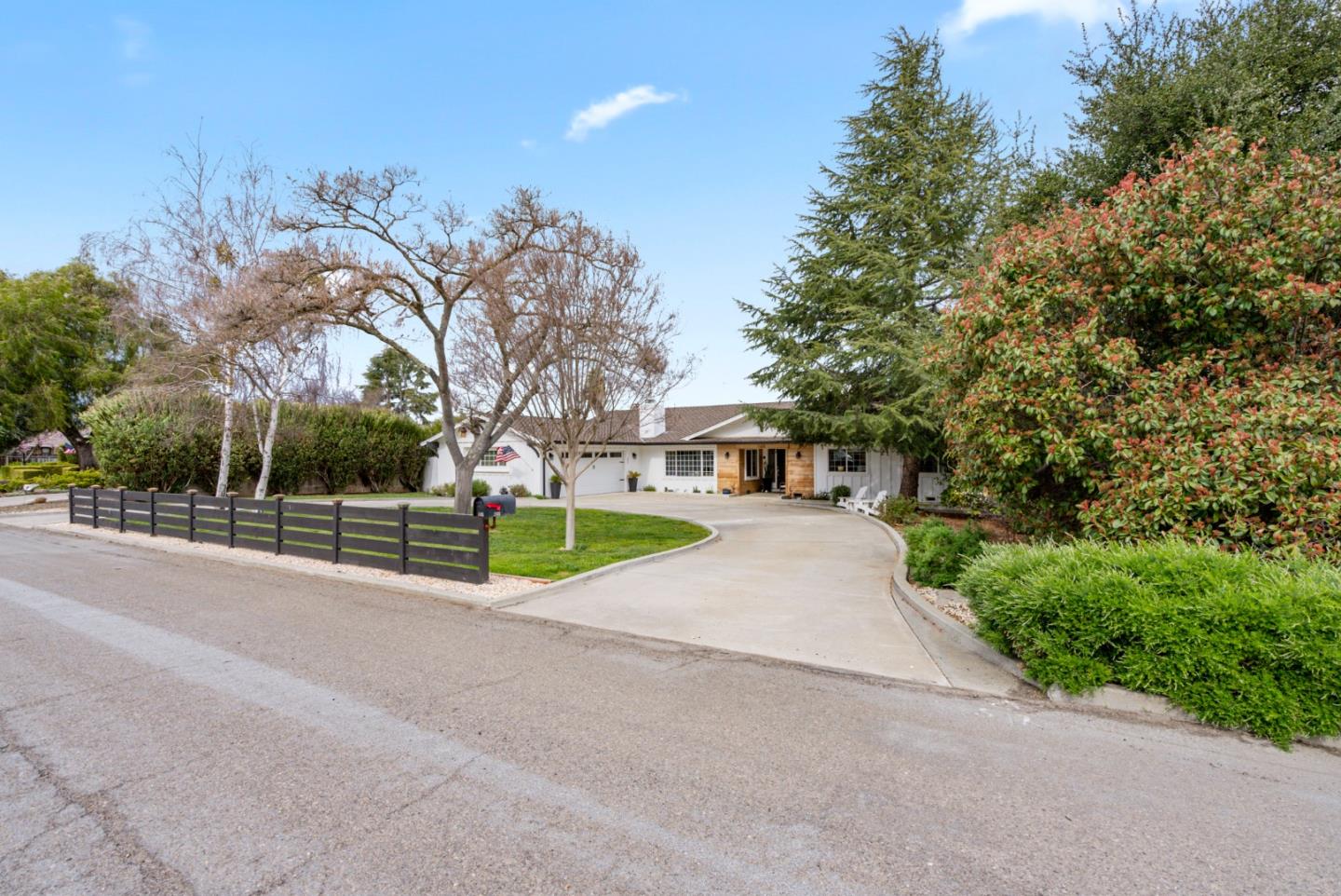 Detail Gallery Image 2 of 96 For 105 Rays Cir, Hollister,  CA 95023 - 4 Beds | 2/1 Baths