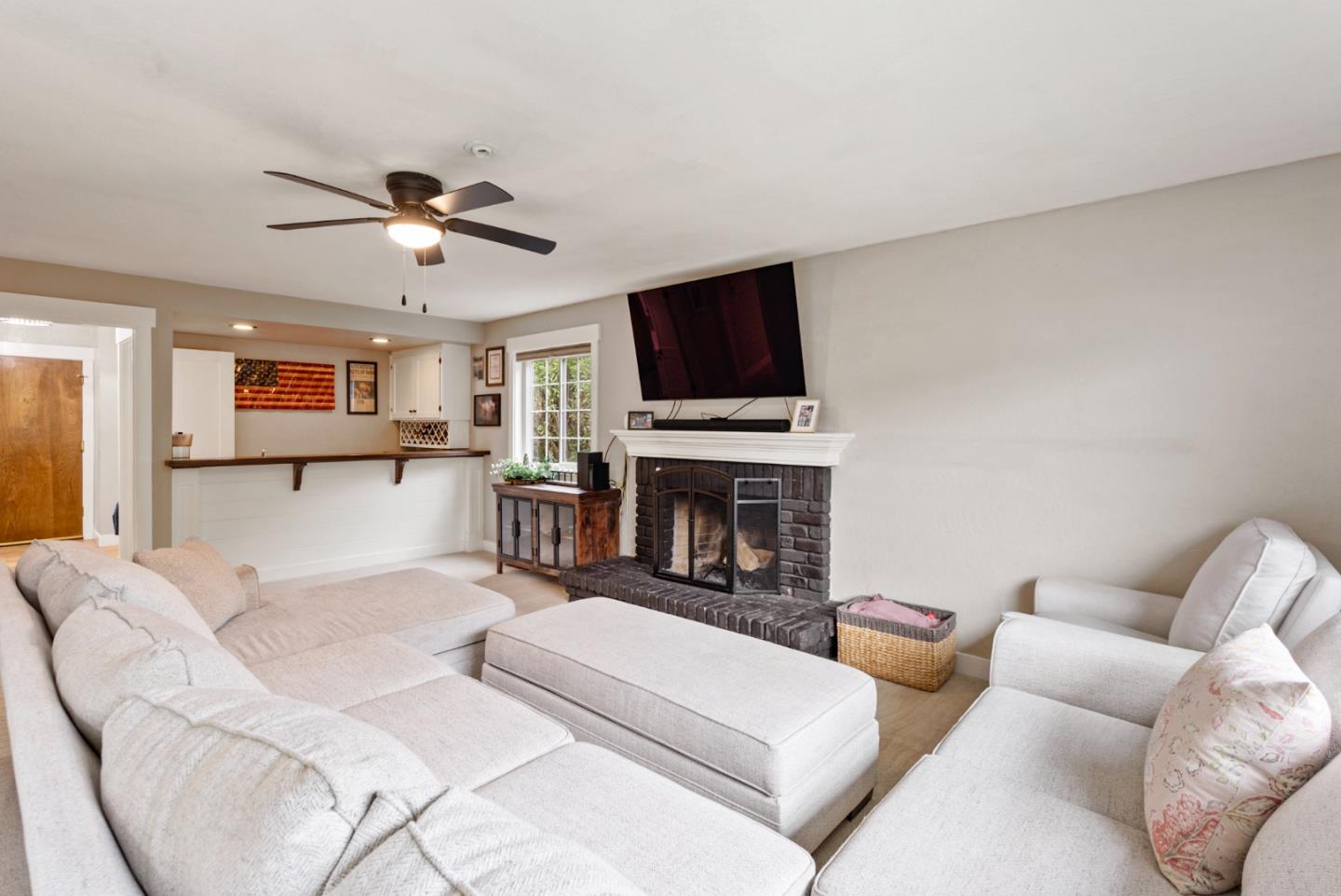 Detail Gallery Image 31 of 96 For 105 Rays Cir, Hollister,  CA 95023 - 4 Beds | 2/1 Baths