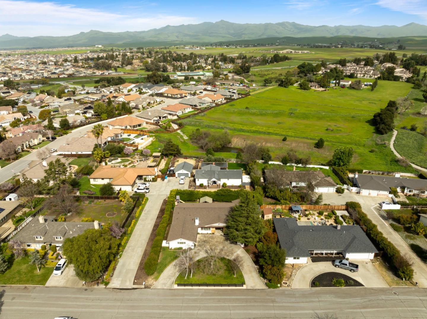 Detail Gallery Image 90 of 96 For 105 Rays Cir, Hollister,  CA 95023 - 4 Beds | 2/1 Baths