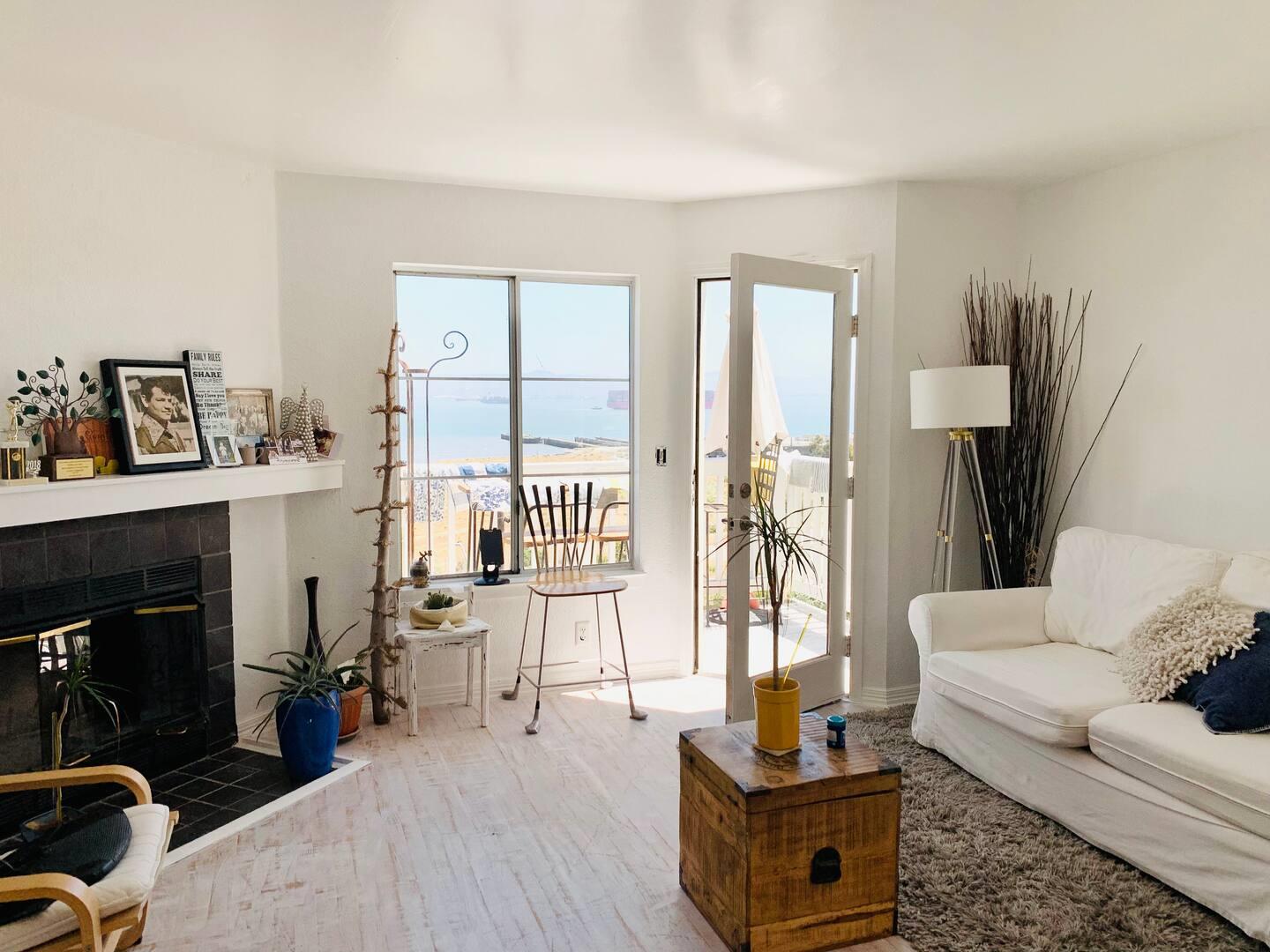 Detail Gallery Image 2 of 10 For 161 Cleo Rand Ln, San Francisco,  CA 94124 - 2 Beds | 1/1 Baths