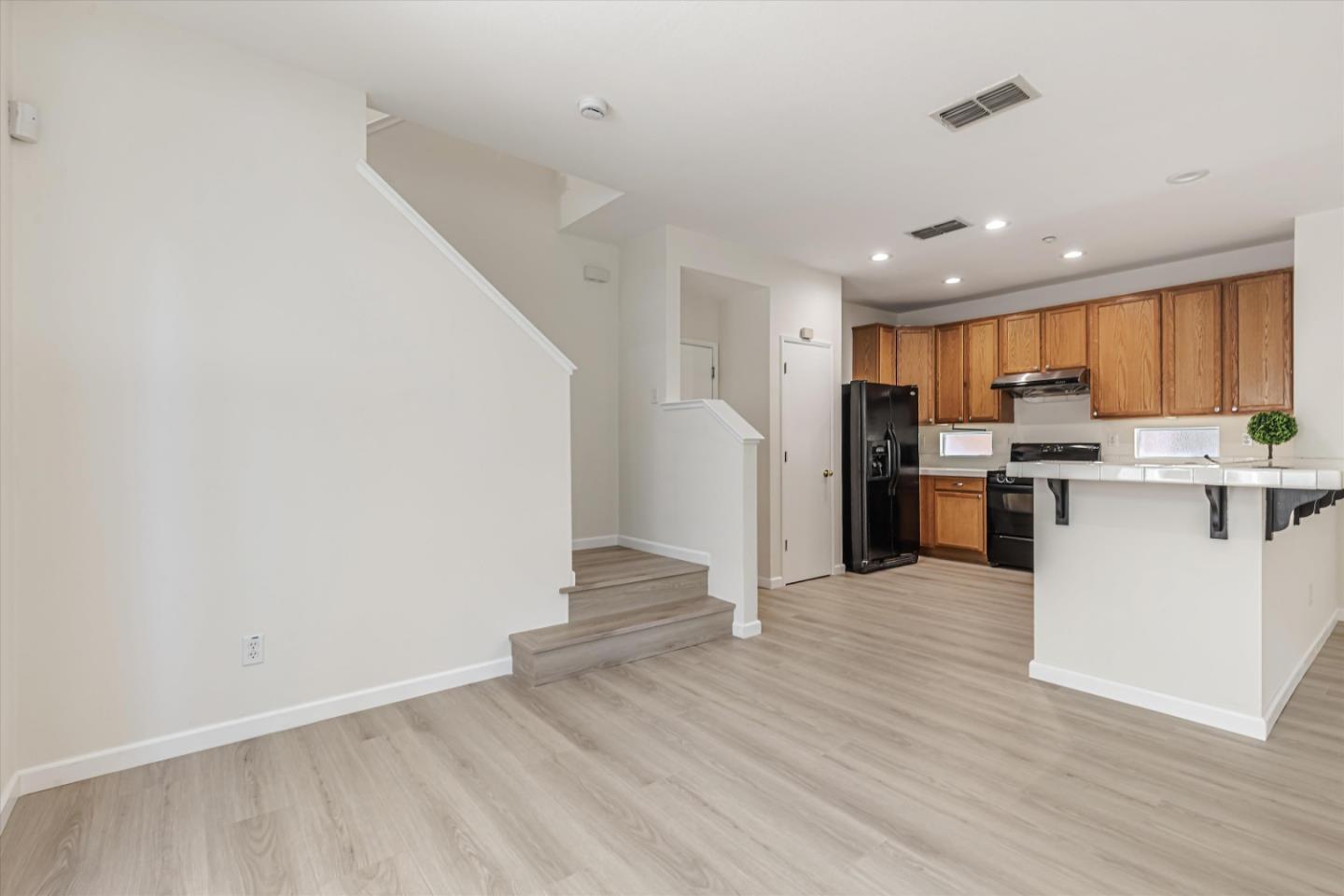 Detail Gallery Image 10 of 43 For 94 Pelican St, Brentwood,  CA 94513 - 3 Beds | 2/1 Baths
