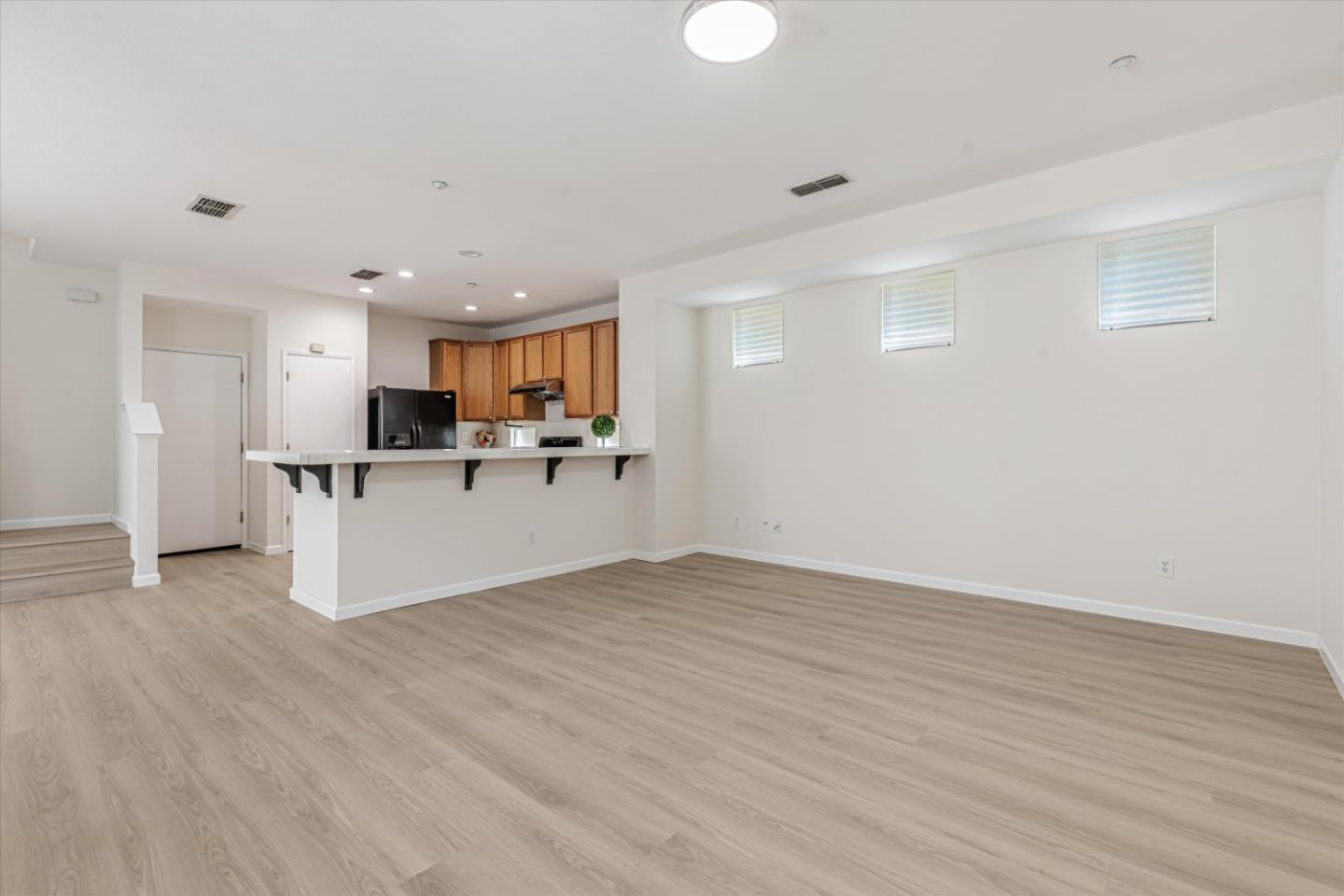 Detail Gallery Image 5 of 43 For 94 Pelican St, Brentwood,  CA 94513 - 3 Beds | 2/1 Baths