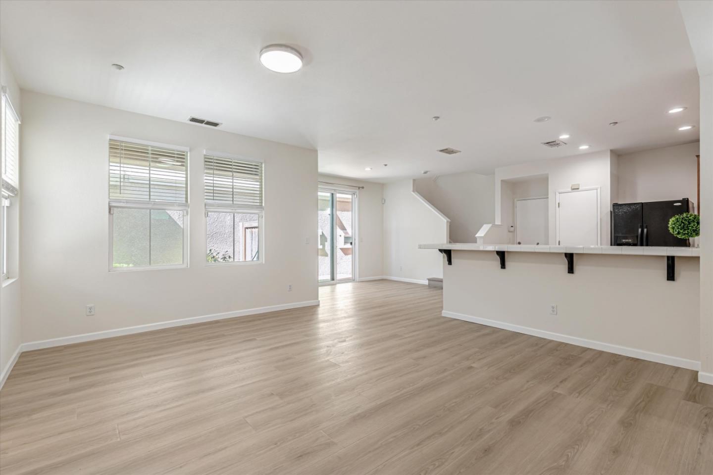 Detail Gallery Image 6 of 43 For 94 Pelican St, Brentwood,  CA 94513 - 3 Beds | 2/1 Baths