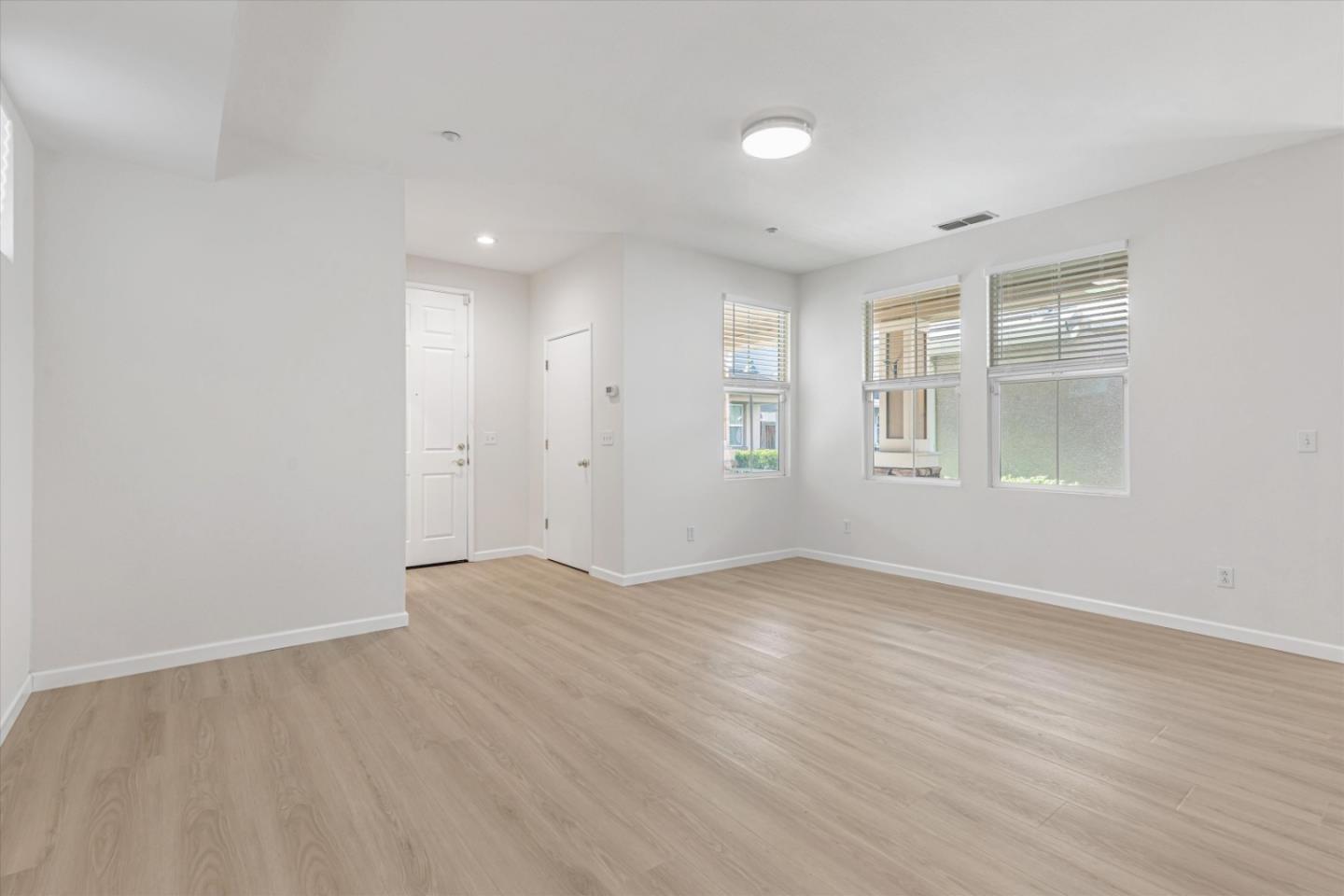 Detail Gallery Image 7 of 43 For 94 Pelican St, Brentwood,  CA 94513 - 3 Beds | 2/1 Baths