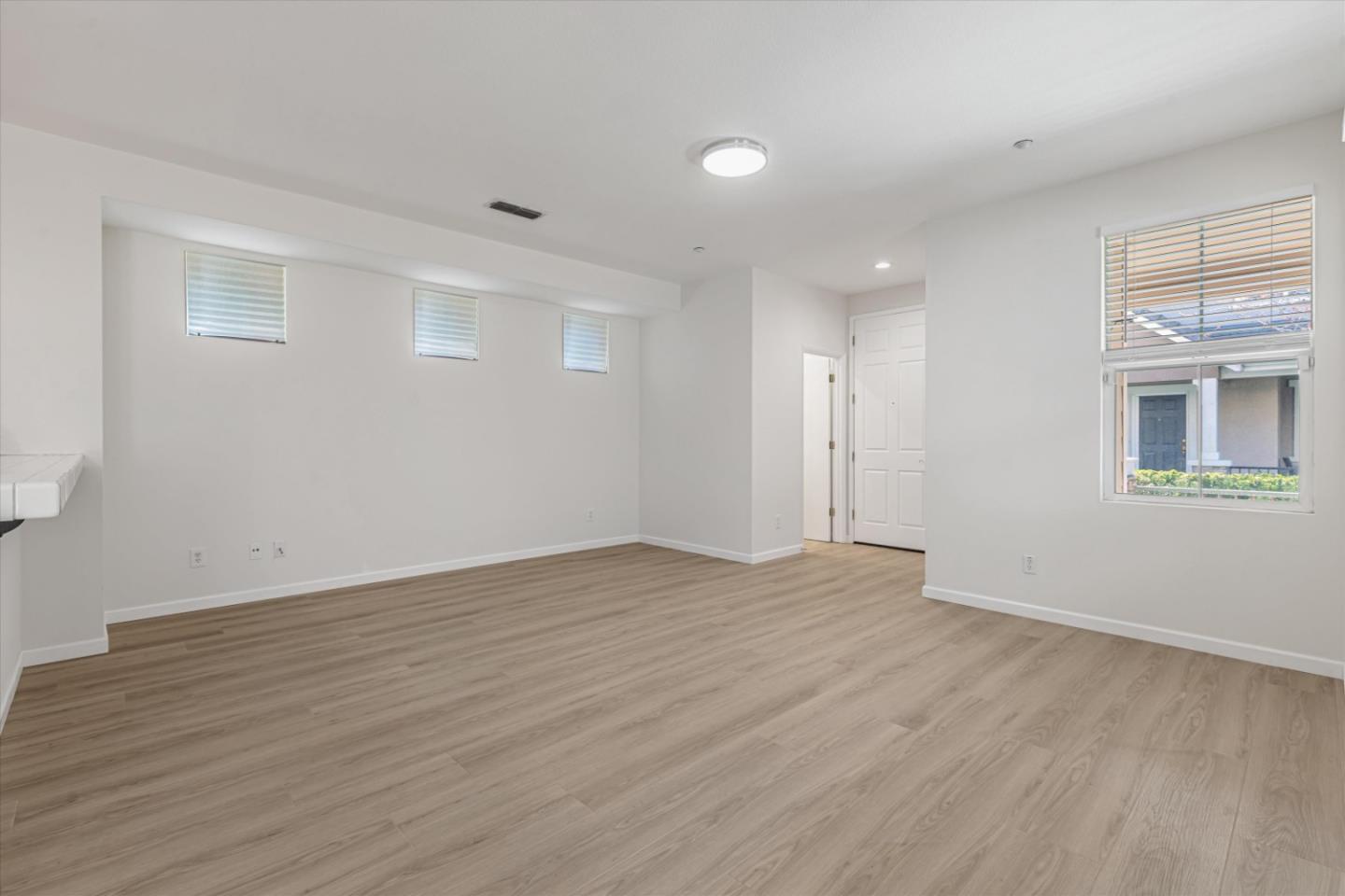 Detail Gallery Image 8 of 43 For 94 Pelican St, Brentwood,  CA 94513 - 3 Beds | 2/1 Baths