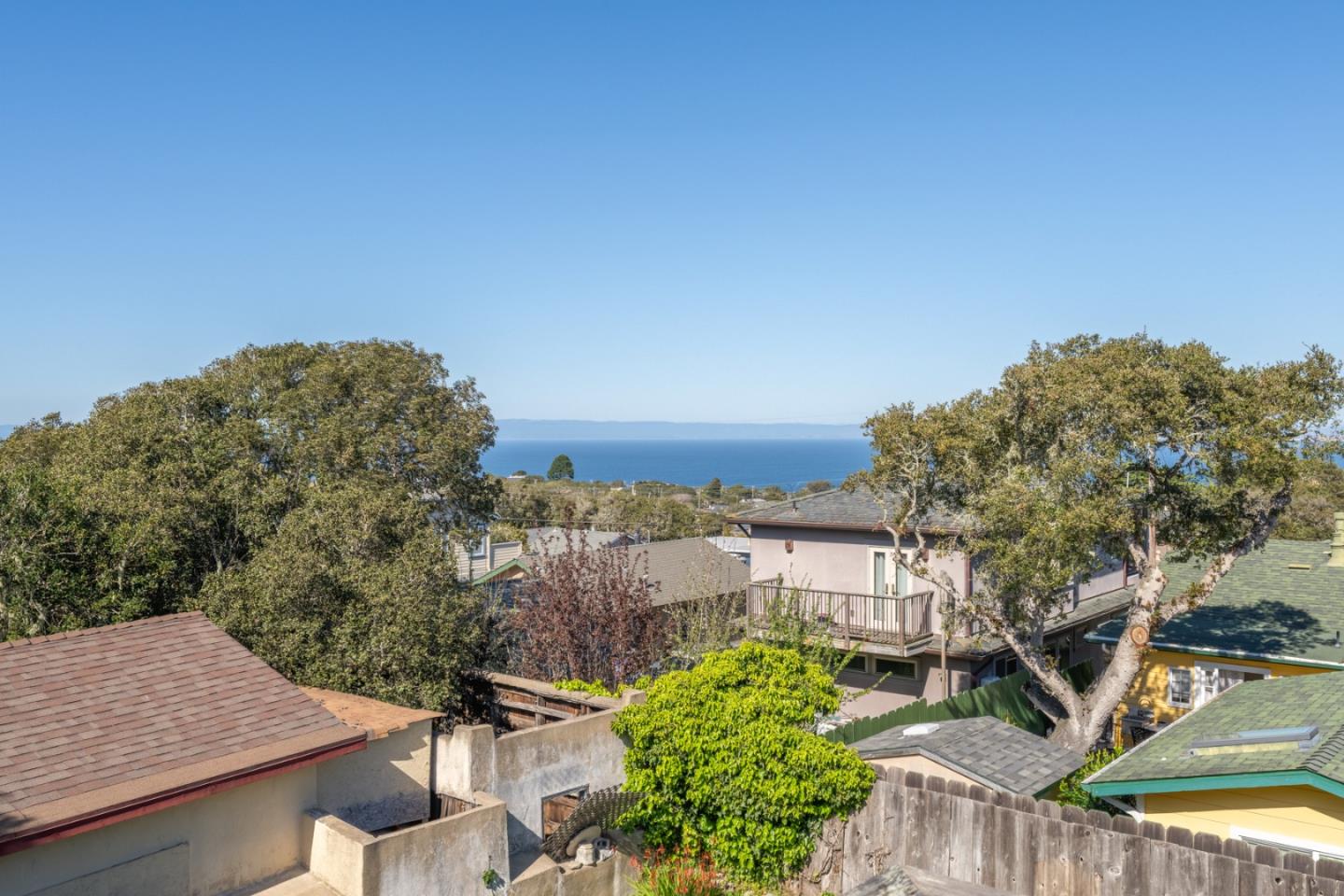Detail Gallery Image 2 of 20 For 712 Cypress St, Monterey,  CA 93940 - 3 Beds | 2 Baths