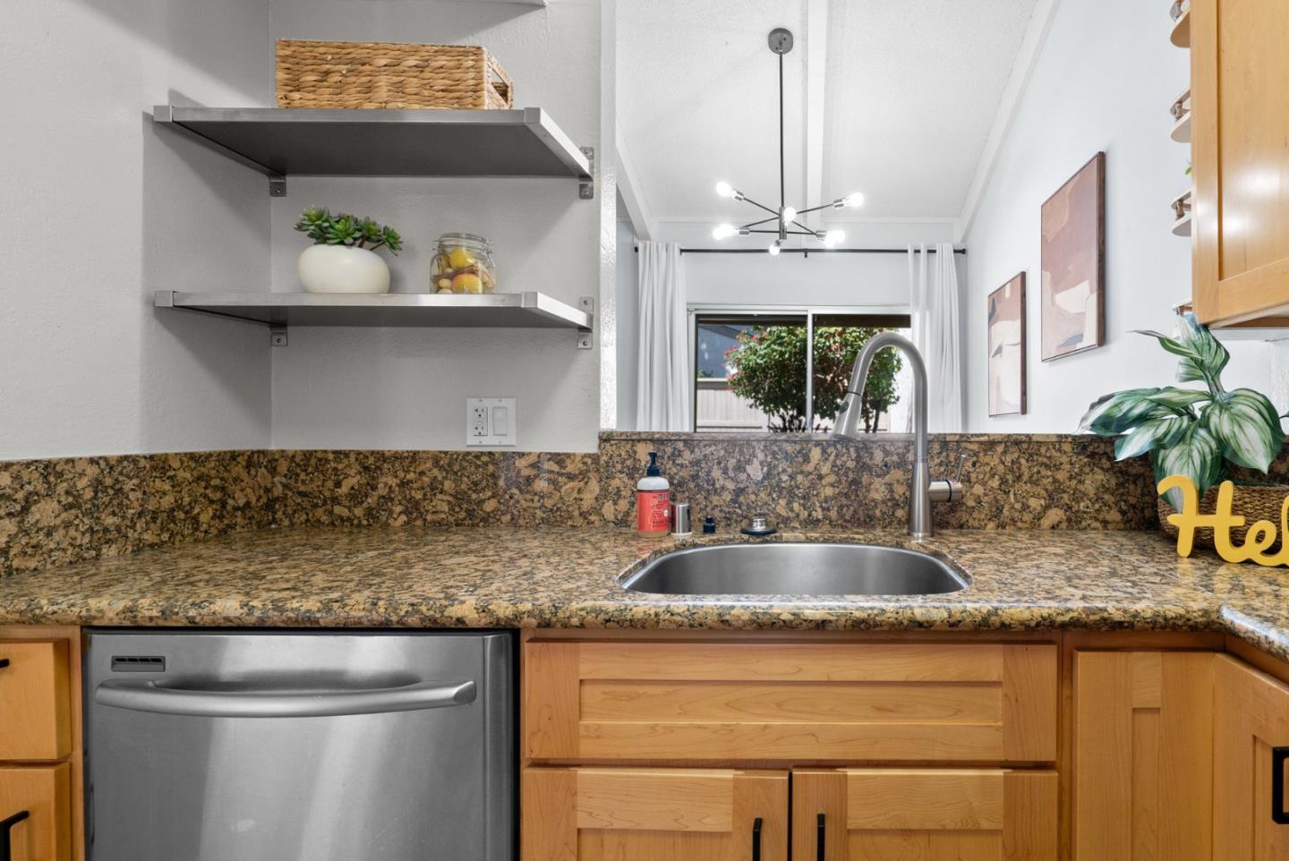 Detail Gallery Image 14 of 23 For 19309 Vineyard Ln, Saratoga,  CA 95070 - 1 Beds | 1 Baths